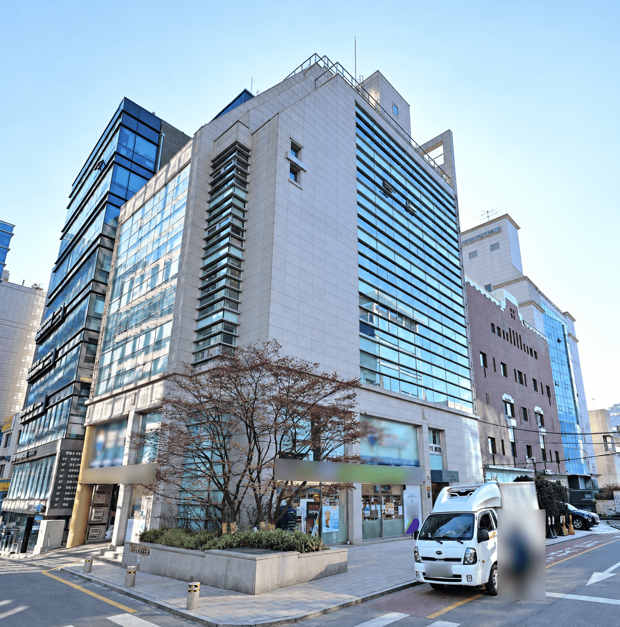 Hana Building photo 1